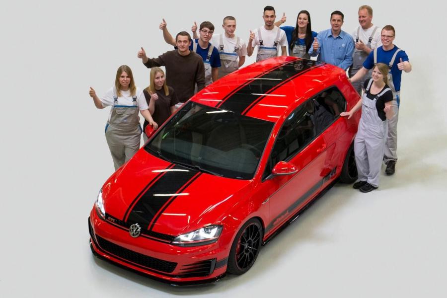  Volkswagen Golf GTi Wolfsburg Edition 2014 года  (фото 4 из 8)